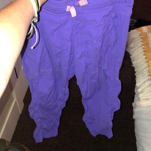 Lulu lemon kids (ivviva) Capris;)